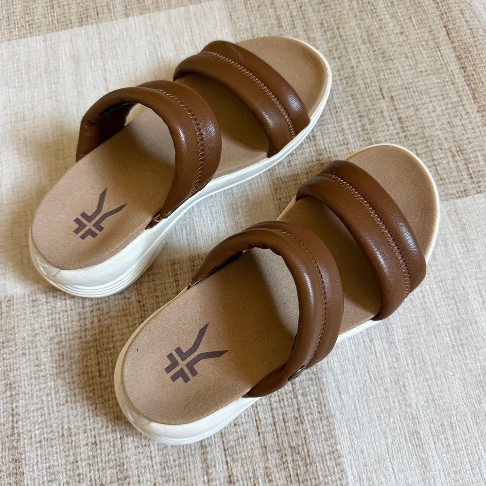 Kura Heel Better Coda Mesa Supportive Sandal in Amber Brown-Pearl White - Picture 4 of 11